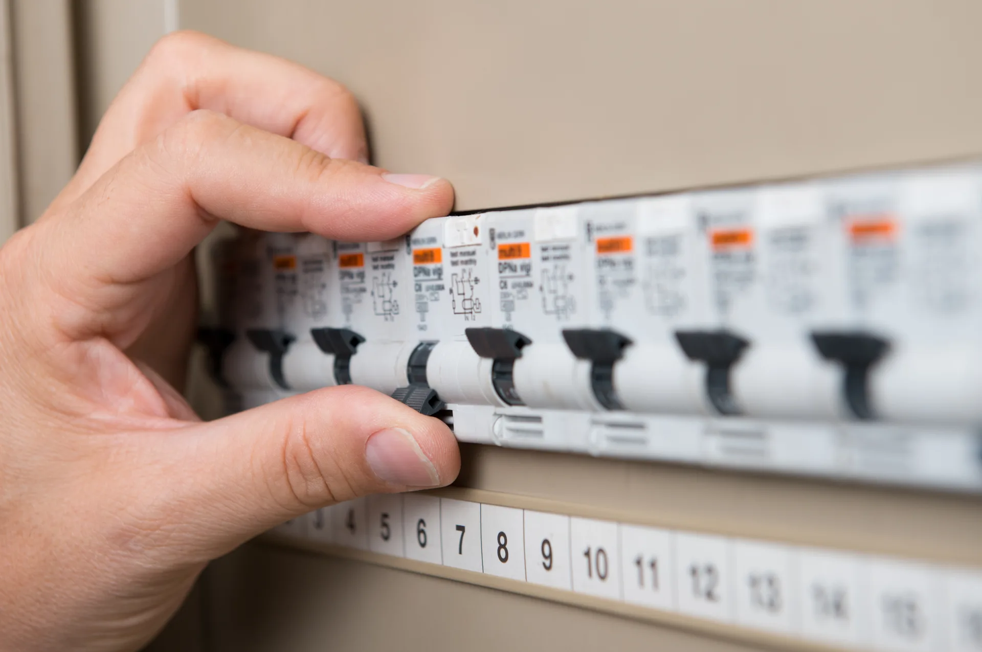 Electrician Tuggerah, licensed electricians serving Tuggerah